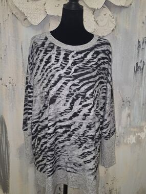 Westbound Black and Gray Animal-Print Sweater Extremely Soft
